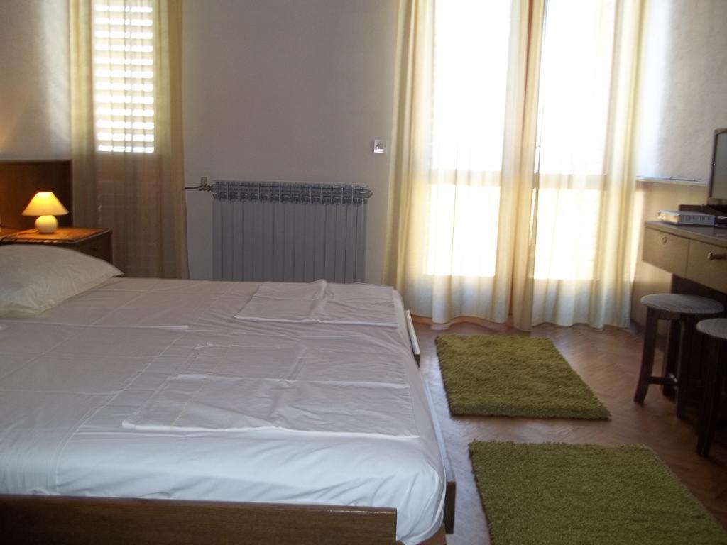 Guesthouse Matko Брела Экстерьер фото