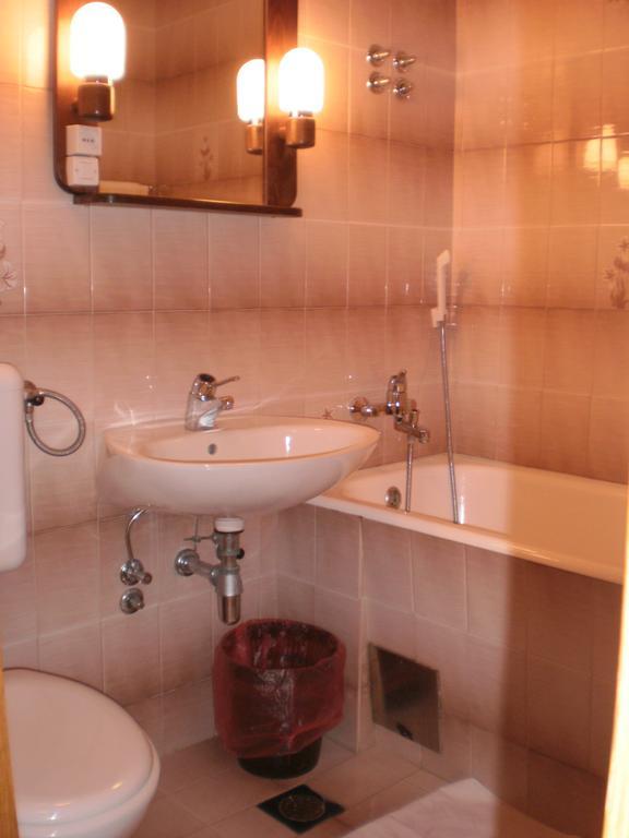 Guesthouse Matko Брела Экстерьер фото