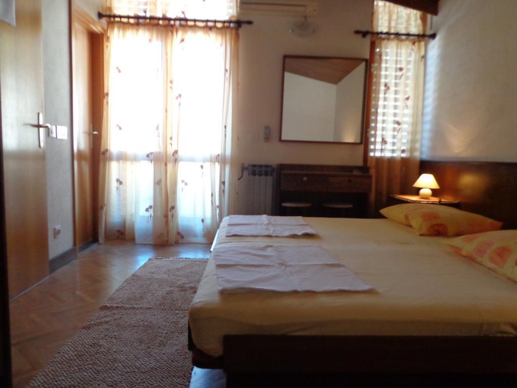 Guesthouse Matko Брела Экстерьер фото