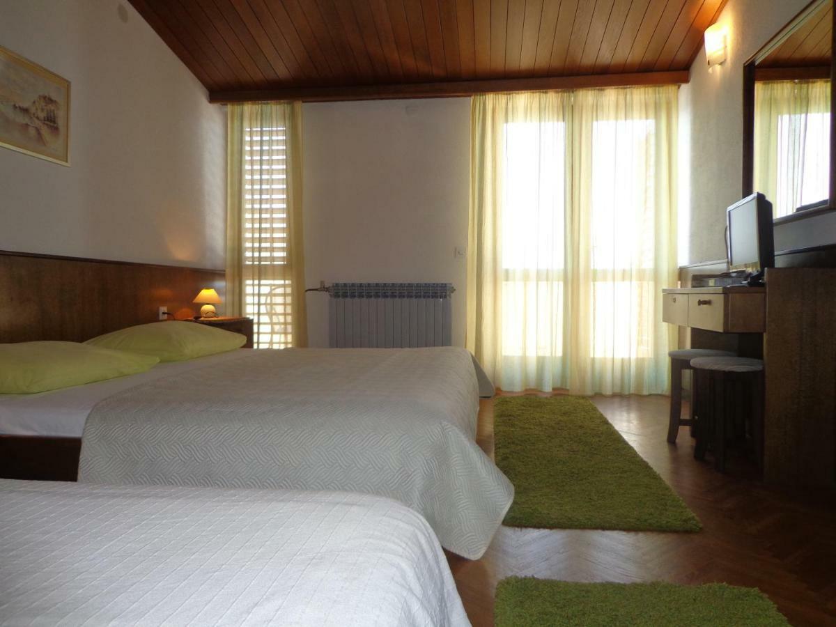 Guesthouse Matko Брела Экстерьер фото